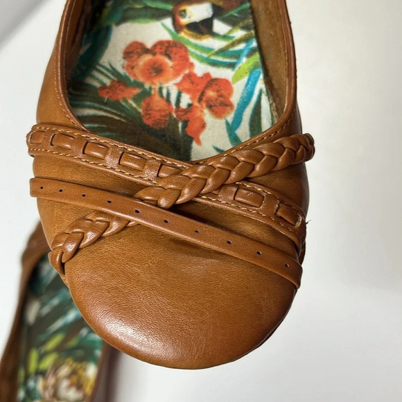 Imperfect Rocket Dog flats size 7.5 neutral flats criss cross front braided - Picture 6 of 13